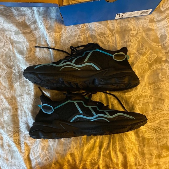 Adidas Ozweego - Picture 3 of 6